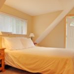 One Bedroom Cottage F: Master Bedroom cabin near tofino